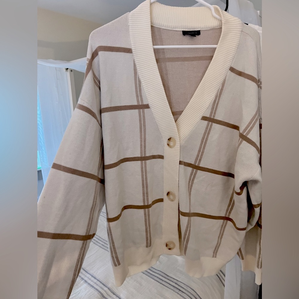 Dynamite US Women’s Oversized Button Down Cardigan. Size M-L.